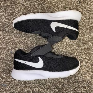 Toddler Boy/Girl Nike Shoes Size 6C